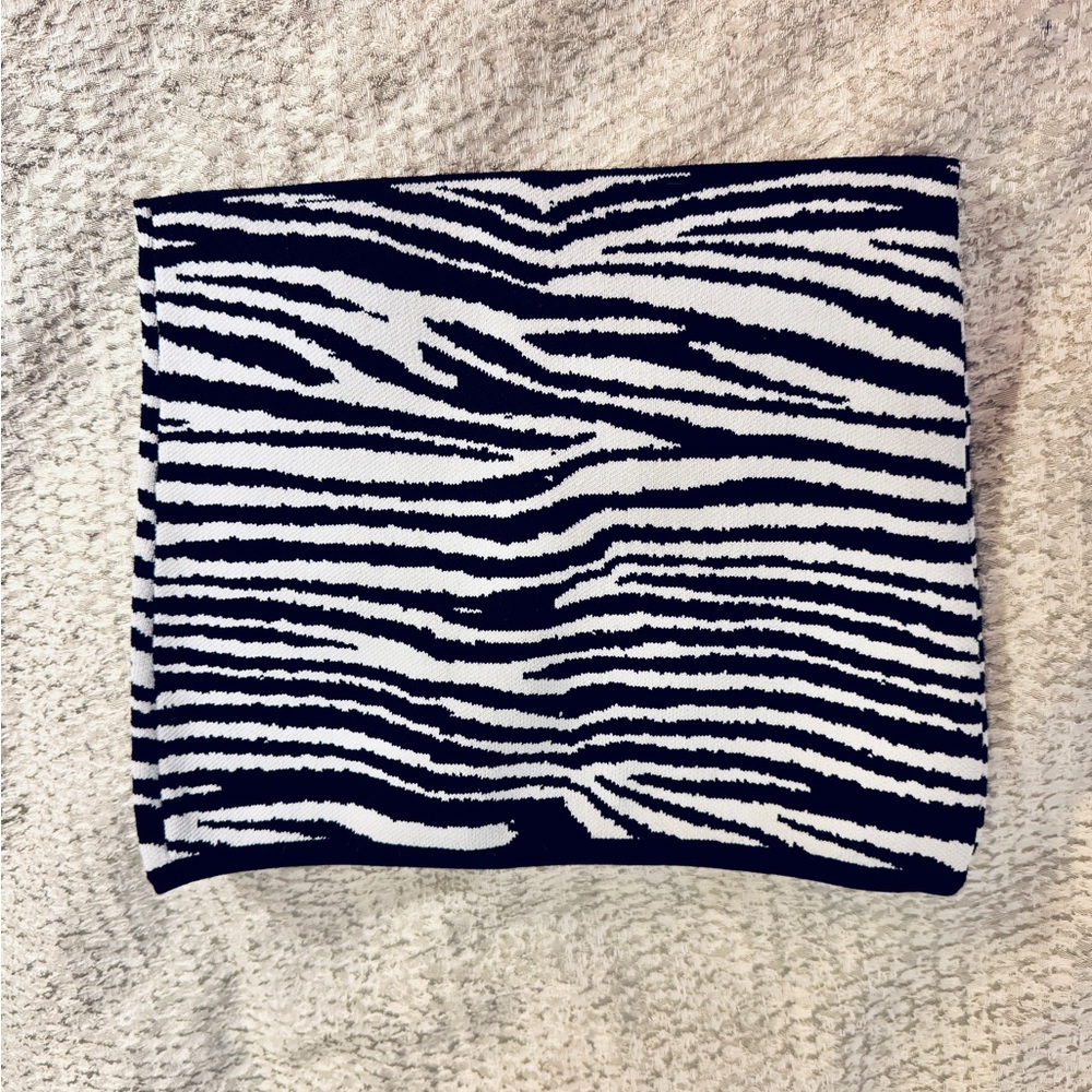 💥Clearance!!💥 Aritzia Babaton strapless cropped bandeau top animal zebra print